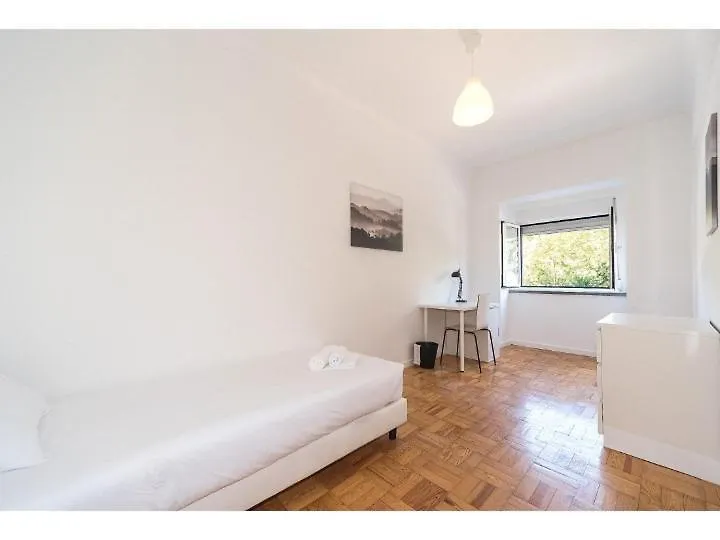 Apartamento Houze_4 Bedroom Apt Near Jardim Zoologico Lisboa Portugal